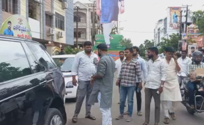 chikoti-praveen-issue.jpg