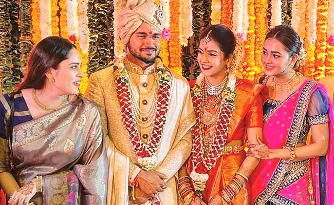manish-pandey-ashrita-shetty-family.jpg 12