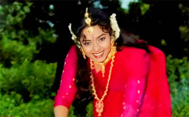 Actress_20Soundarya_20Birth_20Anniversary_202023_20Rare_20Photos-12.jpg 12