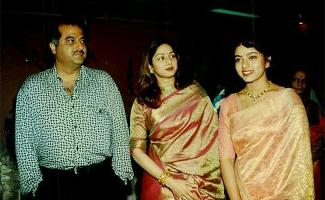 Actress_20Soundarya_20Birth_20Anniversary_202023_20Rare_20Photos-19.jpg 18