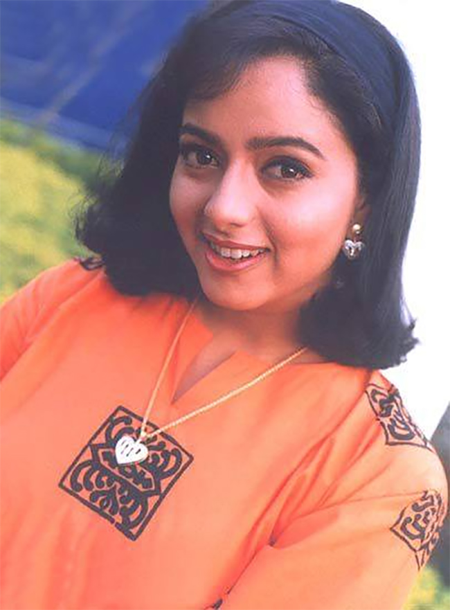 Actress_20Soundarya_20Birth_20Anniversary_202023_20Rare_20Photos-27.jpg 26