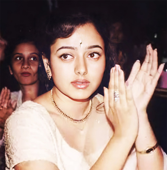 Actress_20Soundarya_20Birth_20Anniversary_202023_20Rare_20Photos-30.jpg 29