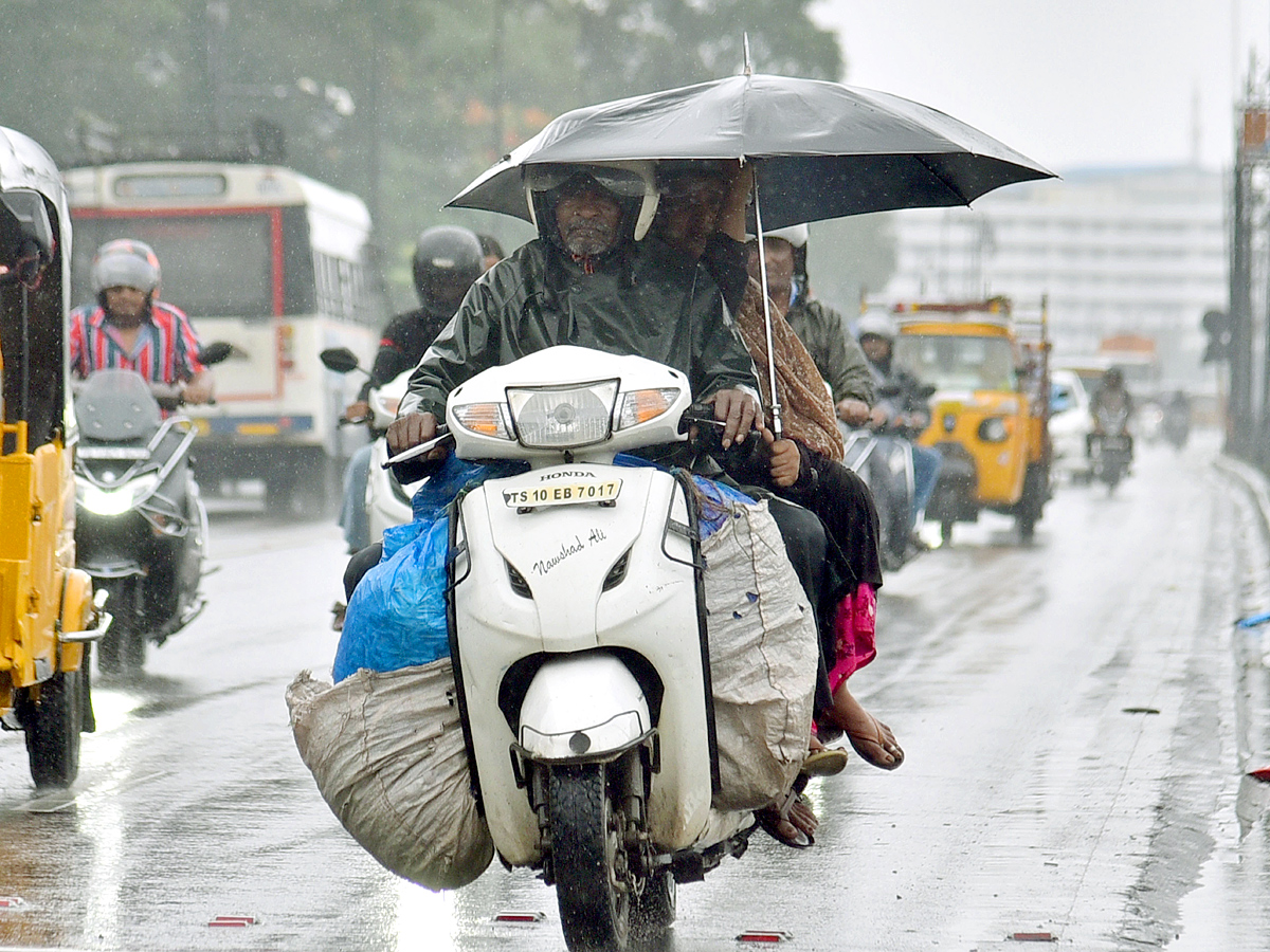 Heavy_20Rains_20Lashes_20Hyderabad_20Photos_4.jpg 5