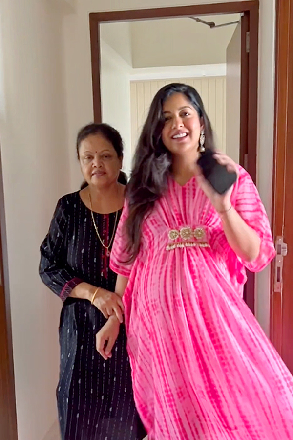 Ishita_20Dutta_20enjoys_20scrumptious_20food_20at_20her_20Bengali_20baby_20shower_20Photos_1.jpg 2