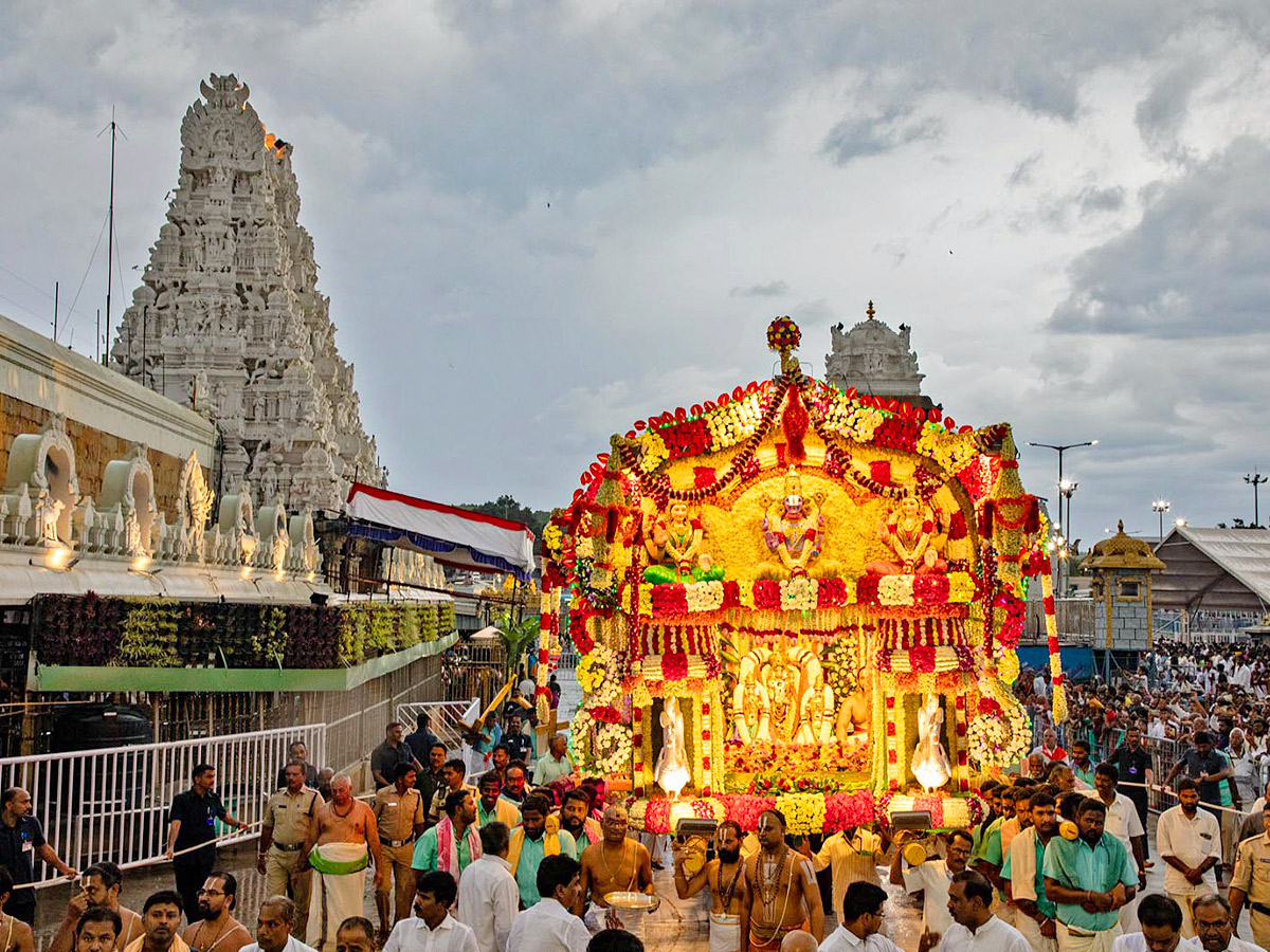 Tirumala_20Temple_20Ainavara_20Asthanam_202023_20Photos-10.jpg 9