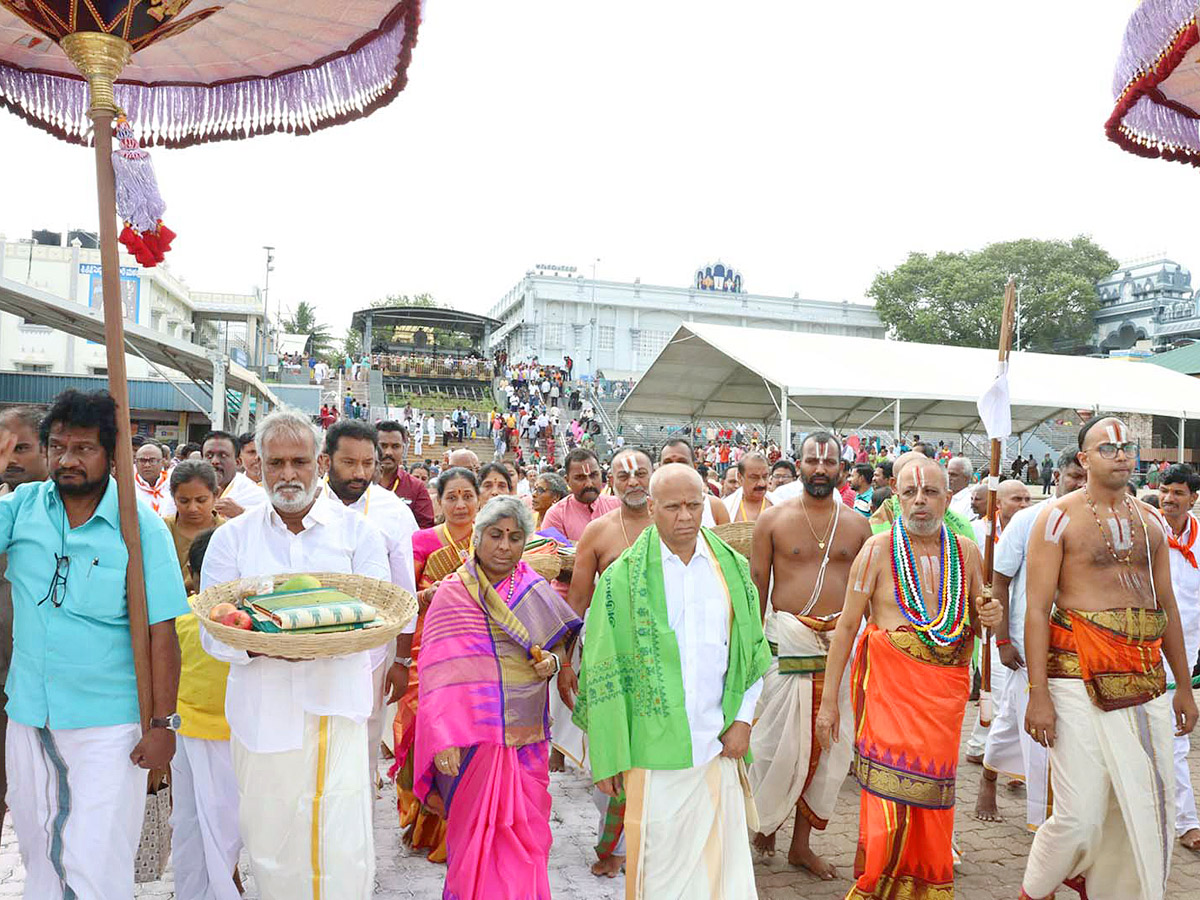 Tirumala_20Temple_20Ainavara_20Asthanam_202023_20Photos-15.jpg 13