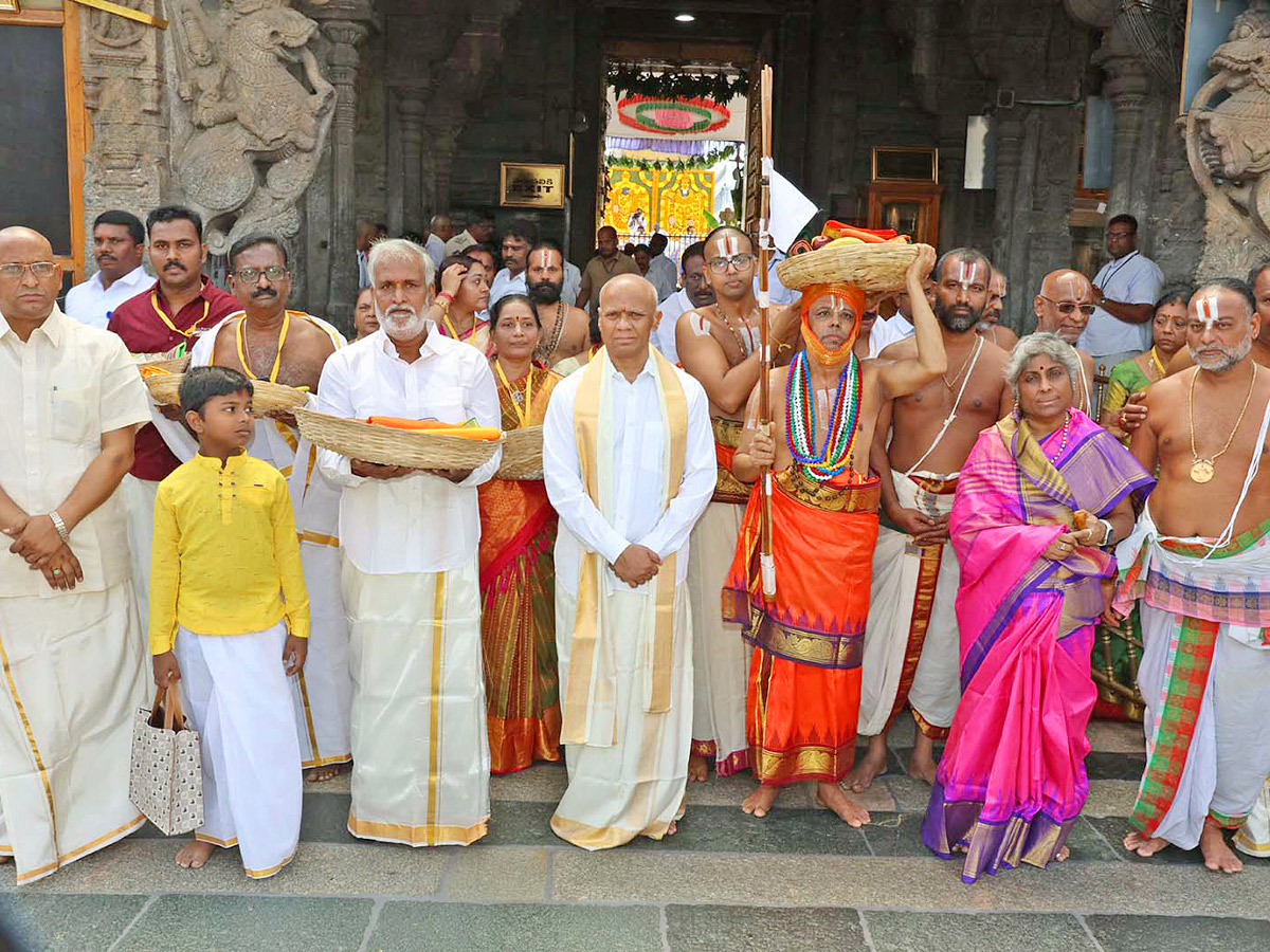 Tirumala_20Temple_20Ainavara_20Asthanam_202023_20Photos-17.jpg 15