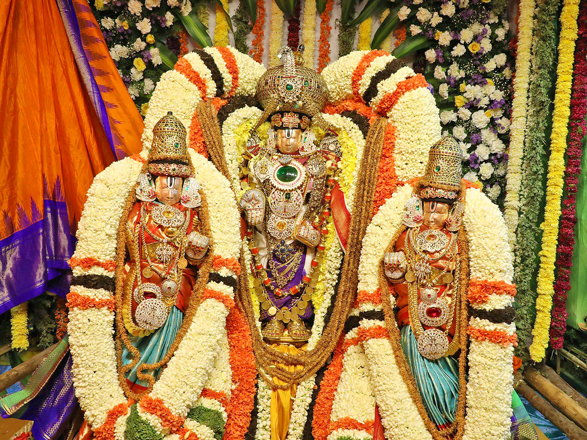 Tirumala_20Temple_20Ainavara_20Asthanam_202023_20Photos-6.jpg 5
