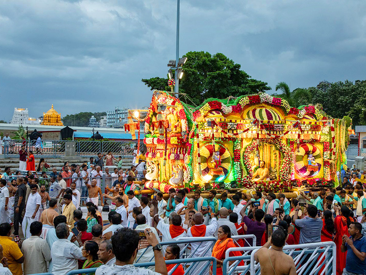 Tirumala_20Temple_20Ainavara_20Asthanam_202023_20Photos-7.jpg 6