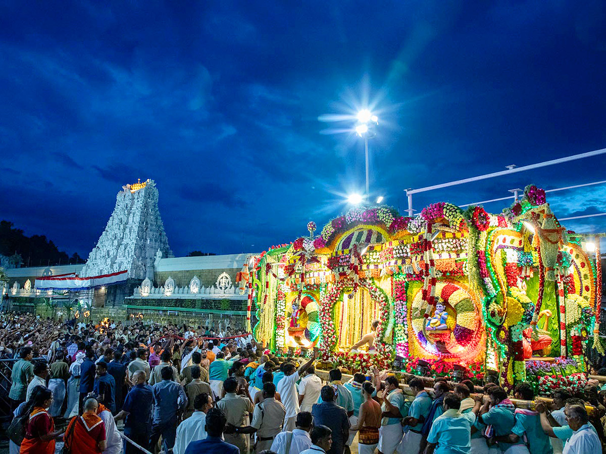 Tirumala_20Temple_20Ainavara_20Asthanam_202023_20Photos-8.jpg 7