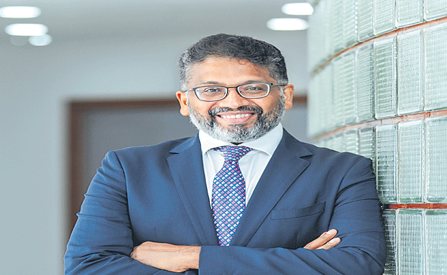 VETRI-SUBRAMANIAM-CIO-UTI-A.gif