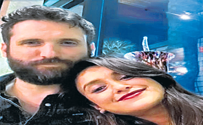ileana-boy-friend.gif