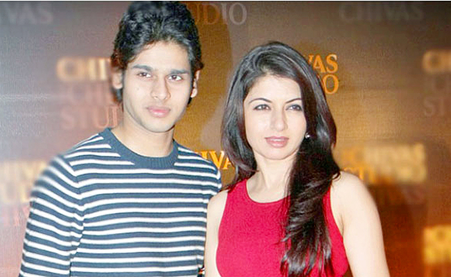 Bhagyashree_20With_20Her_20Son_20Abhimanyu_20Photos_6.jpg 7