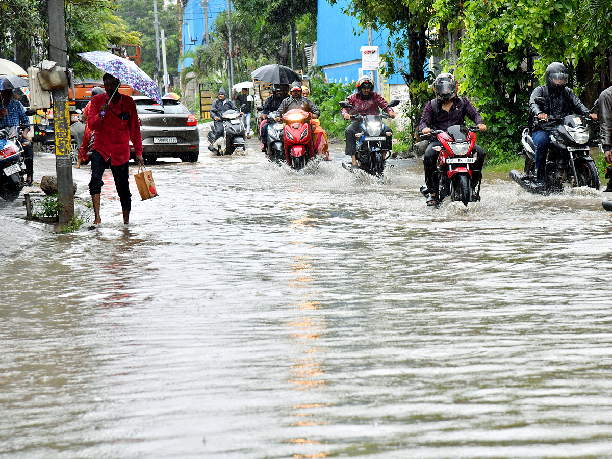 Heavy_20Rains_20in_20Hyderabad_20Photos_12.jpg 13