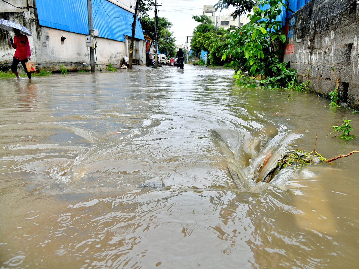 Heavy_20Rains_20in_20Hyderabad_20Photos_13.jpg 14
