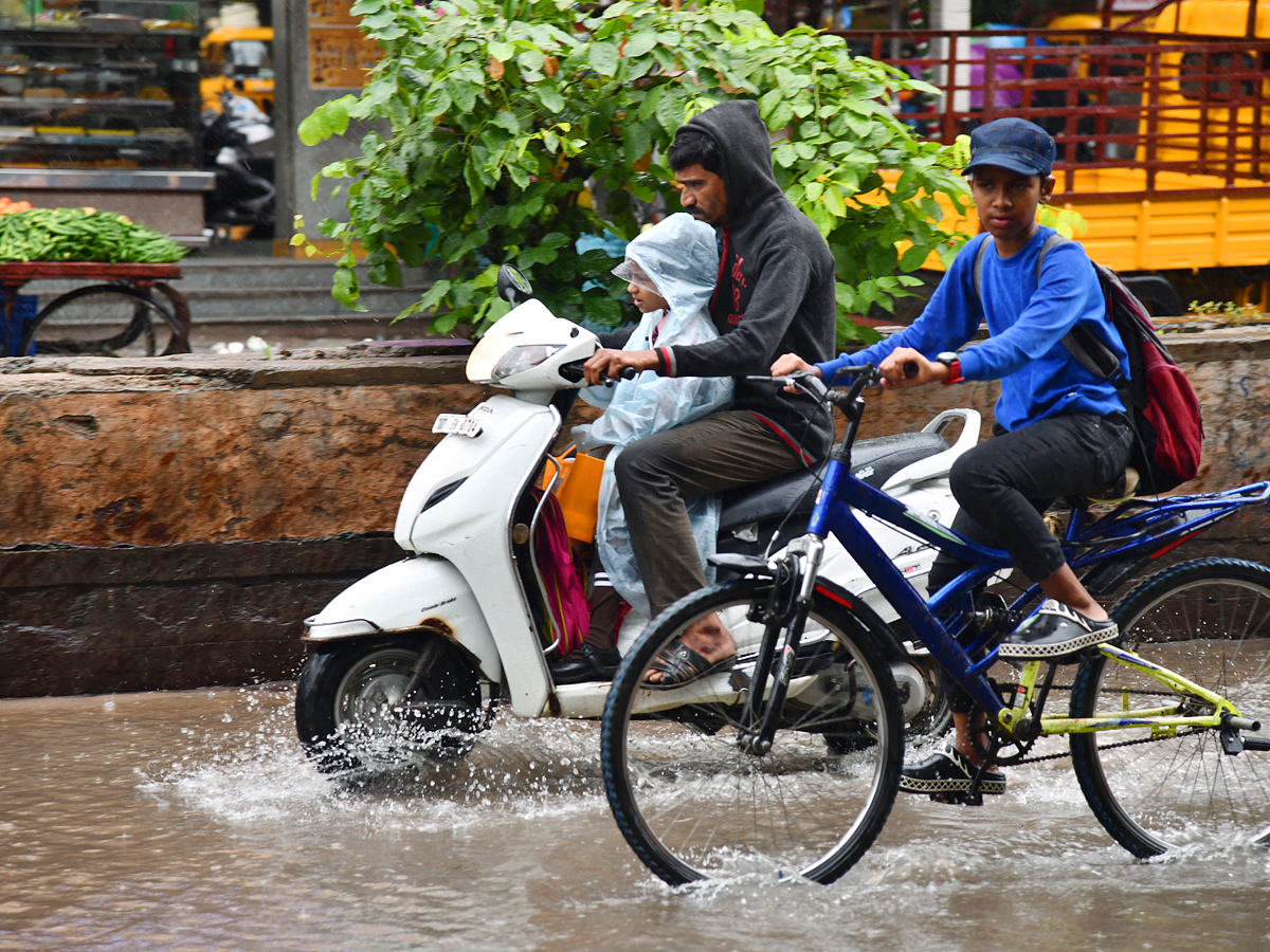 Heavy_20Rains_20in_20Hyderabad_20Photos_15.jpg 16