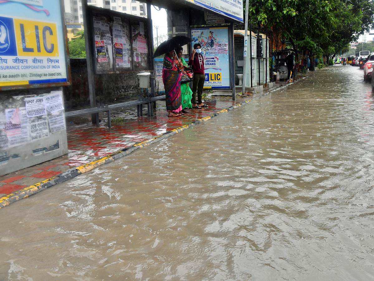 Heavy_20Rains_20in_20Hyderabad_20Photos_21.jpg 22