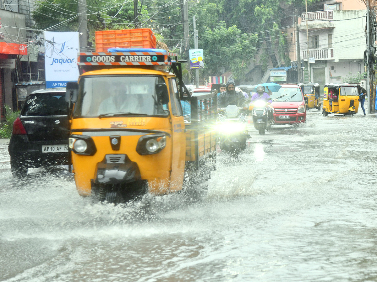Heavy_20Rains_20in_20Hyderabad_20Photos_24.jpg 25