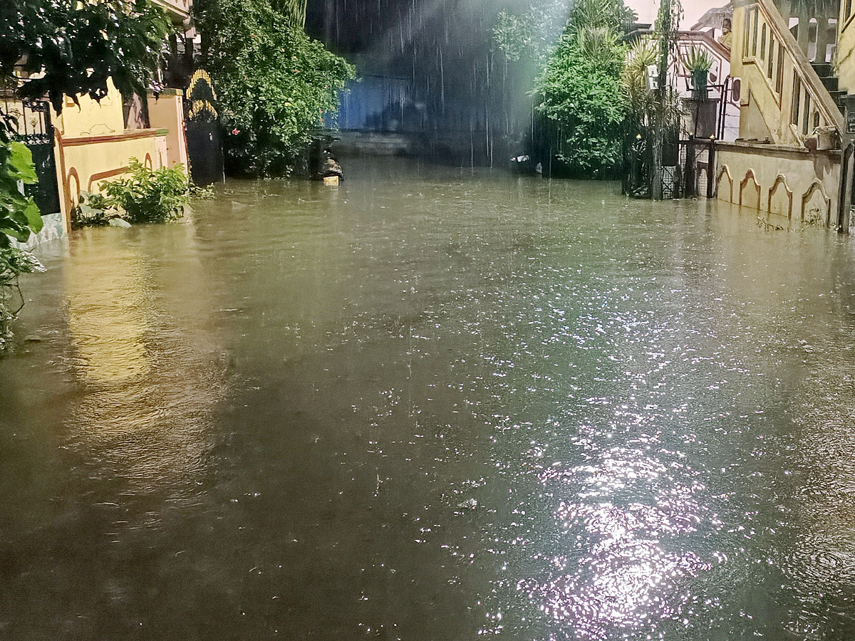 Heavy_20Rains_20in_20Hyderabad_20Photos_29.jpg 30