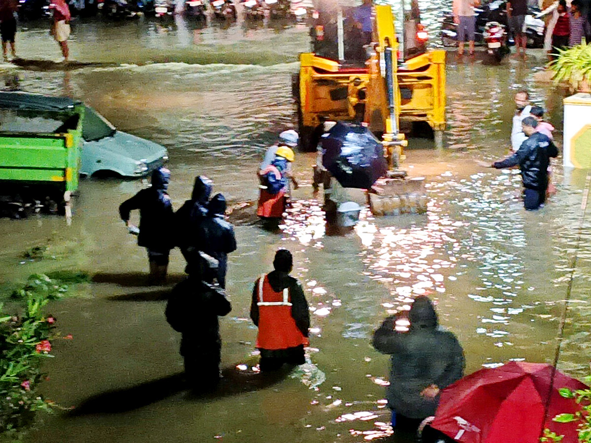 Heavy_20Rains_20in_20Hyderabad_20Photos_32.jpg 33