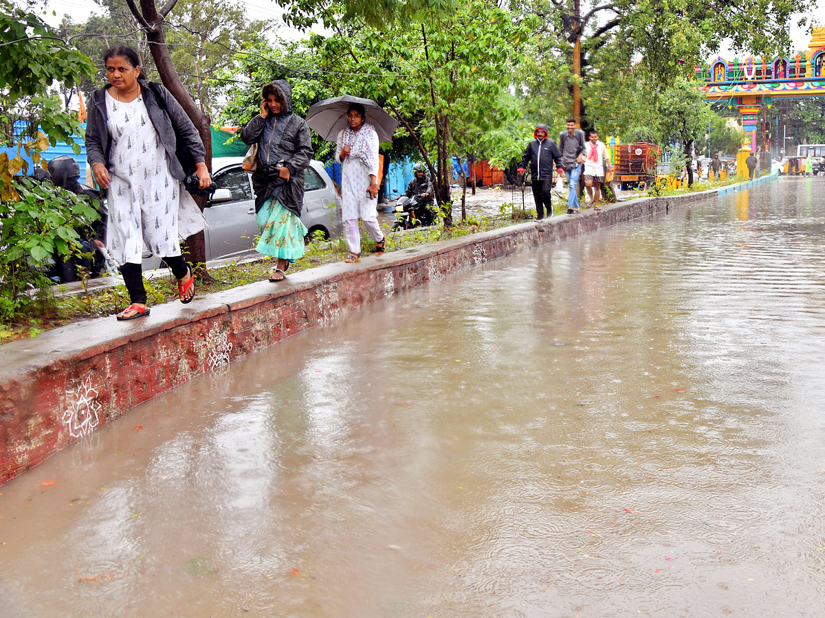 Heavy_20Rains_20in_20Hyderabad_20Photos_7.jpg 8