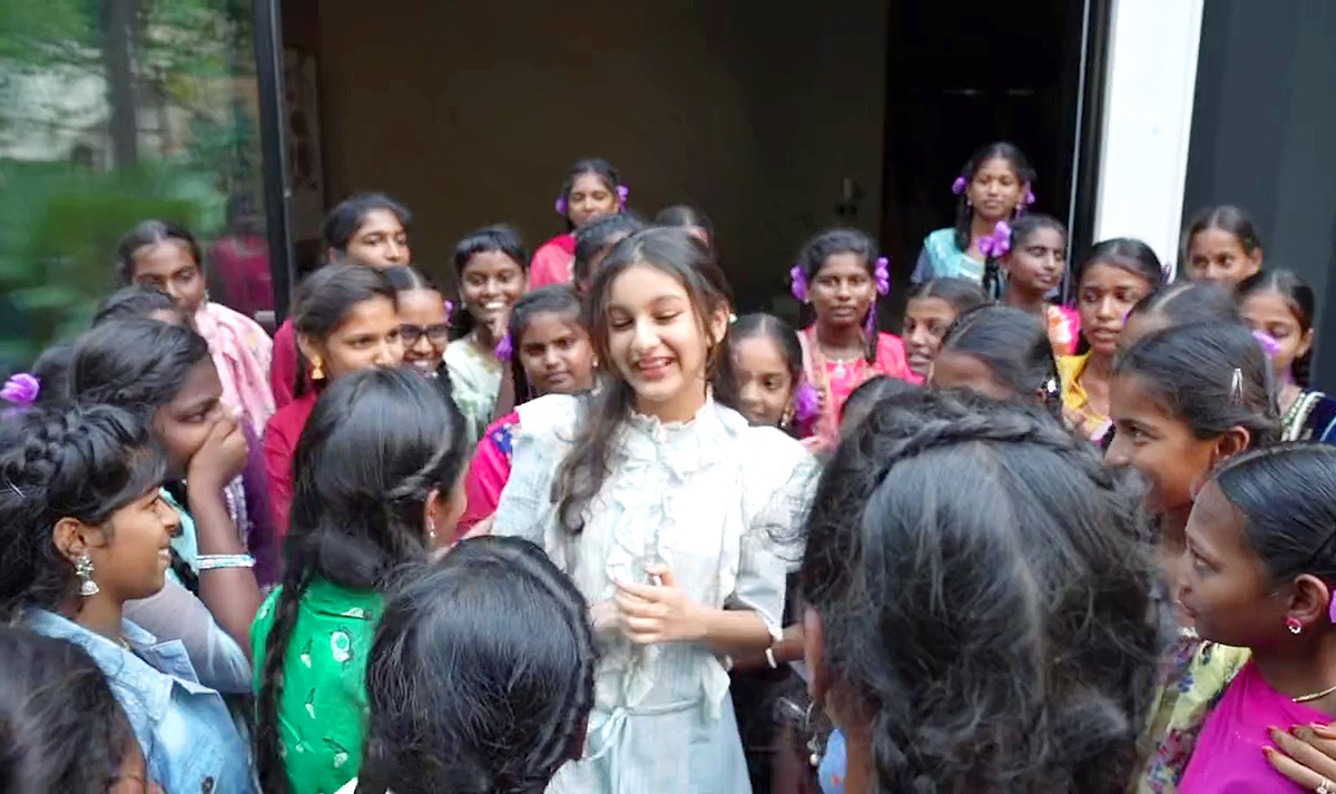 happy_20birthday_20Sitara_20Ghattamaneni_20-14.jpg 14