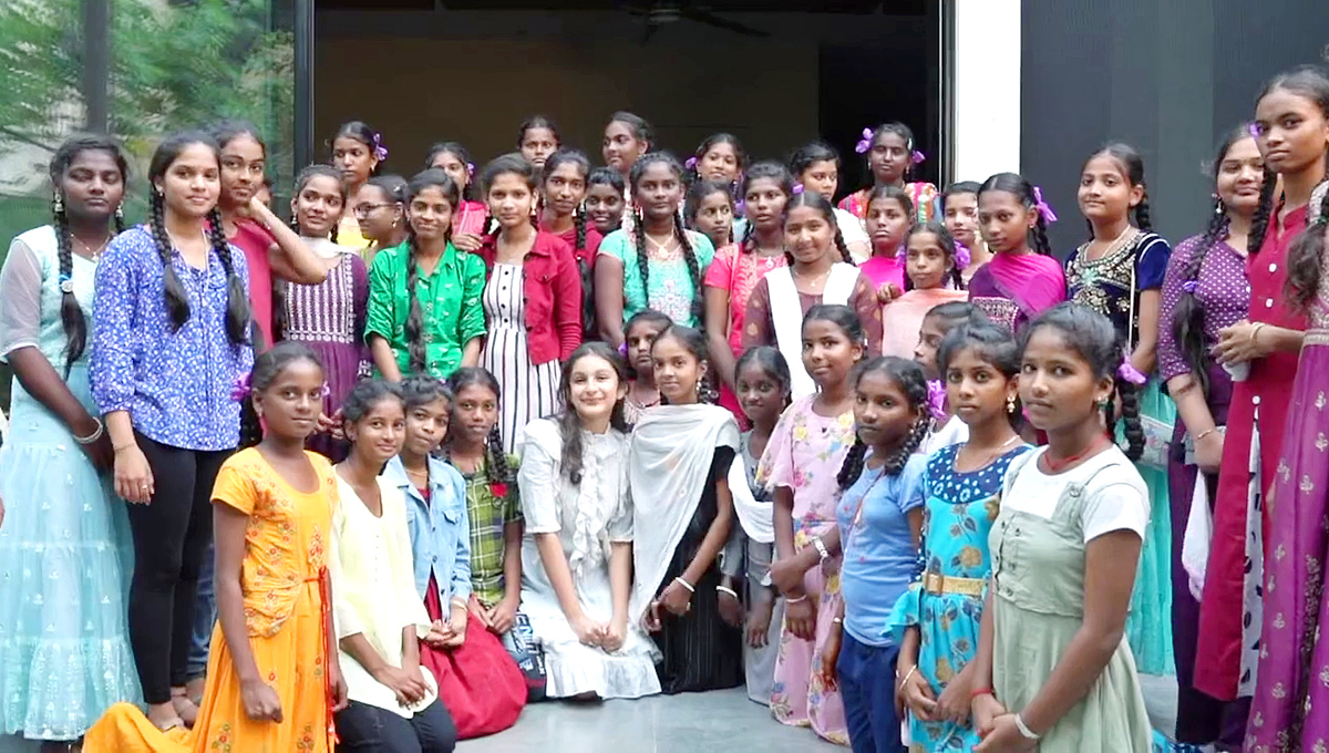happy_20birthday_20Sitara_20Ghattamaneni_20-24.jpg 23