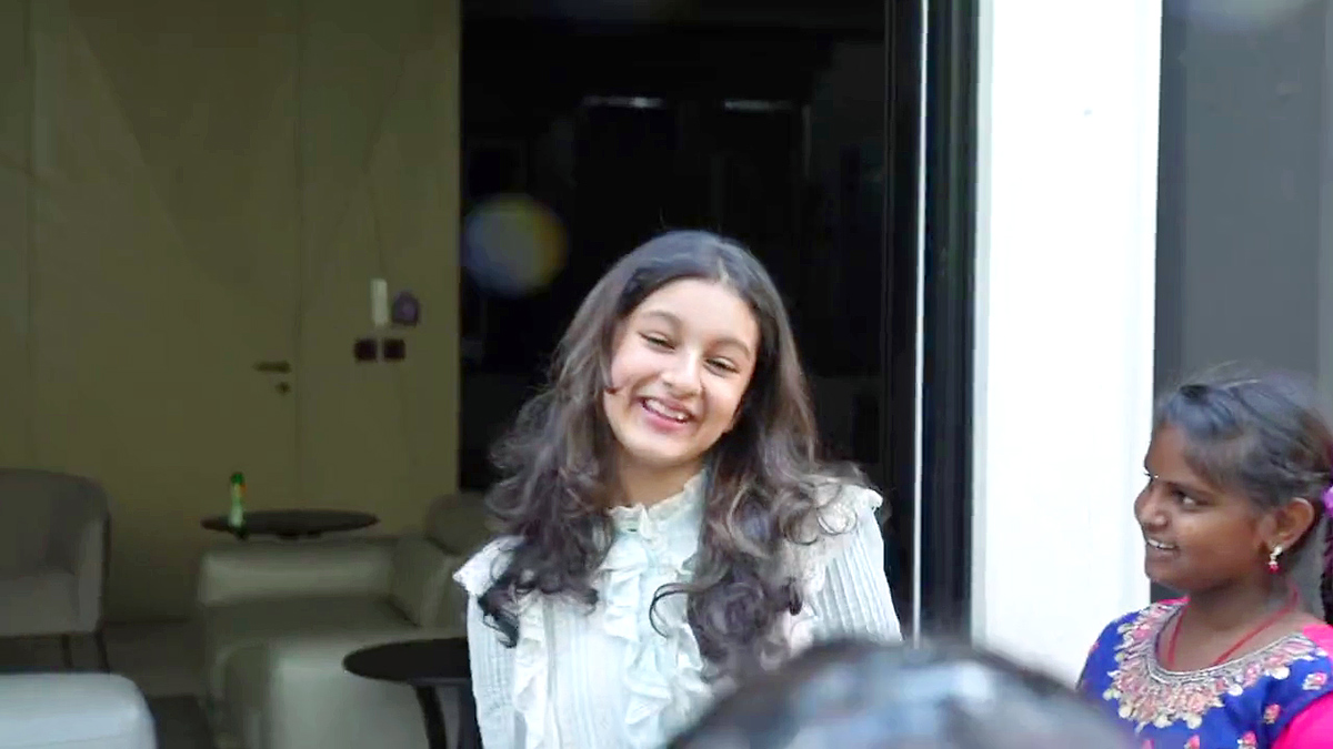 happy_20birthday_20Sitara_20Ghattamaneni_20-29.jpg 28