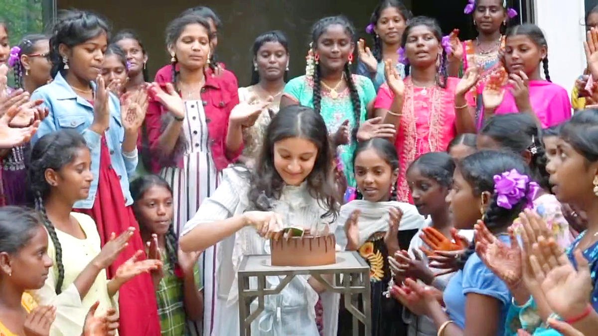 happy_20birthday_20Sitara_20Ghattamaneni_20-7.jpg 7