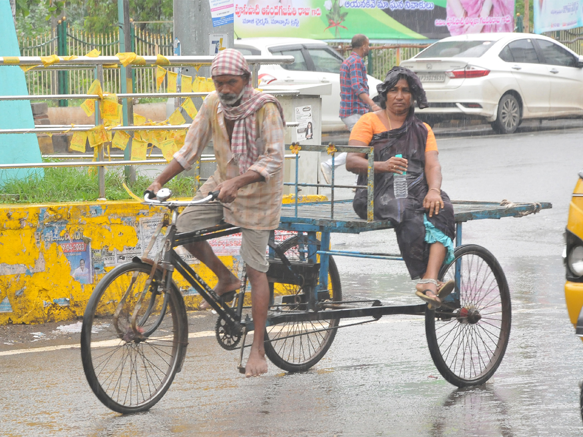 heavy_20rains_20in_20andhra_20pradesh_20pics-15.jpg 15