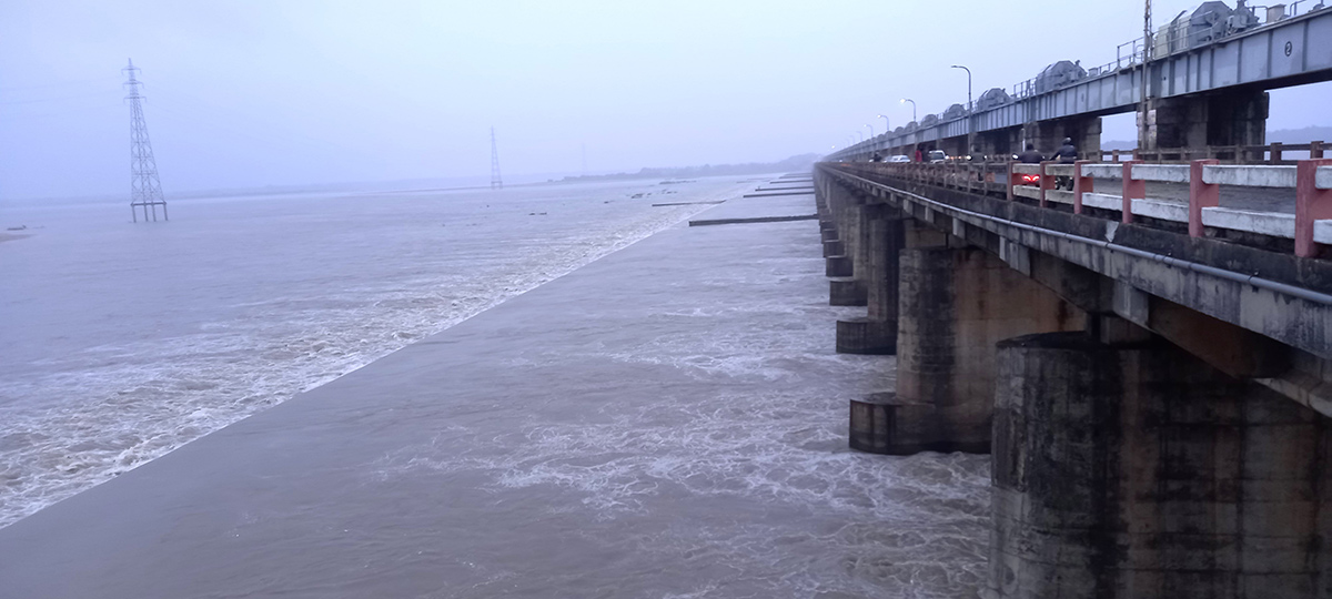 heavy_20rains_20in_20andhra_20pradesh_20pics-17.jpg 17