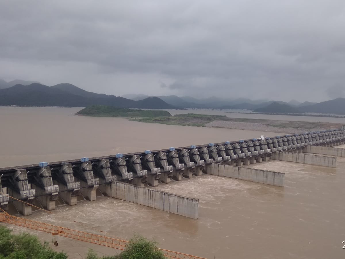 heavy_20rains_20in_20andhra_20pradesh_20pics-27.jpg 27