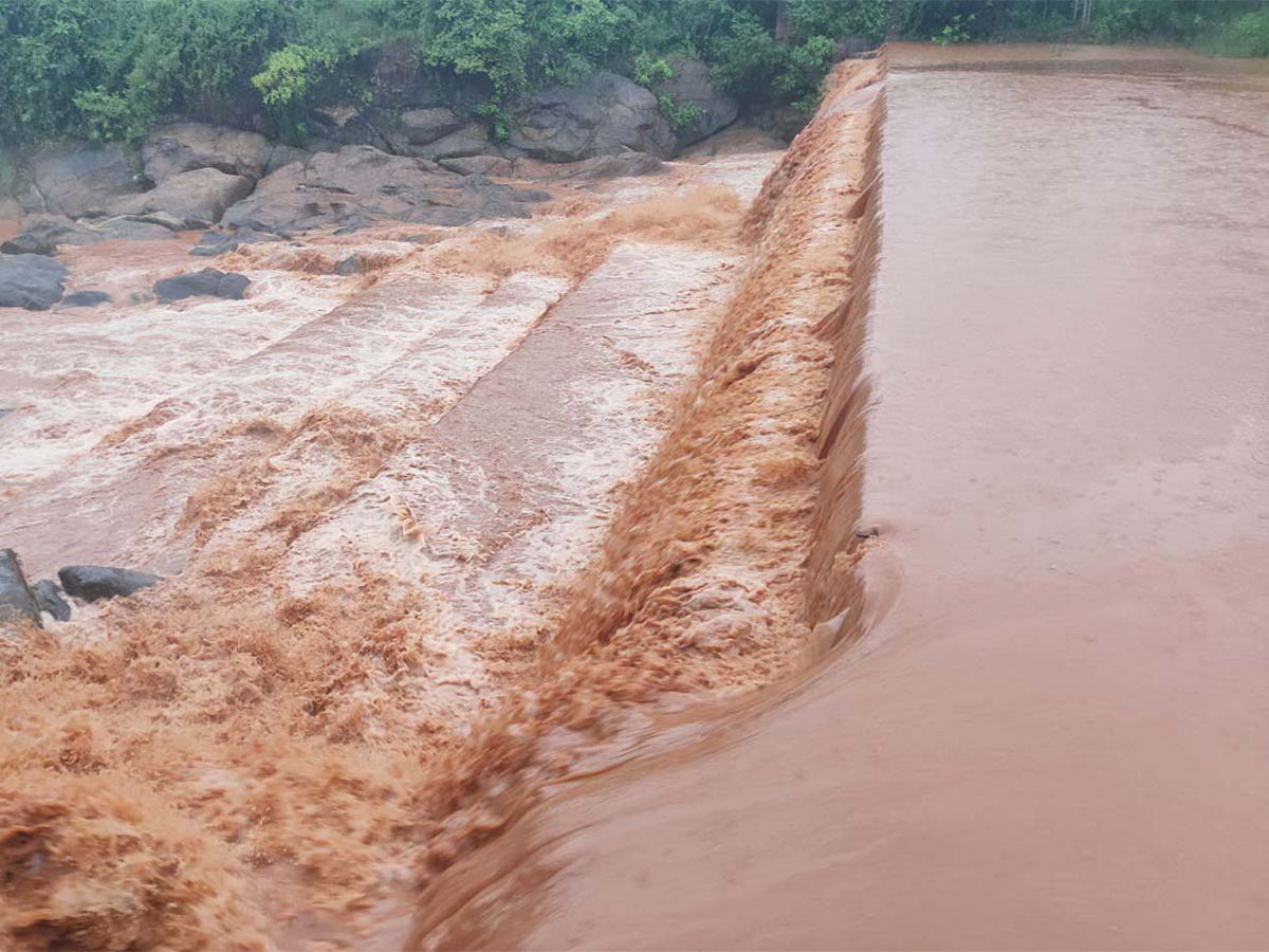heavy_20rains_20in_20andhra_20pradesh_20pics-9.jpg 9