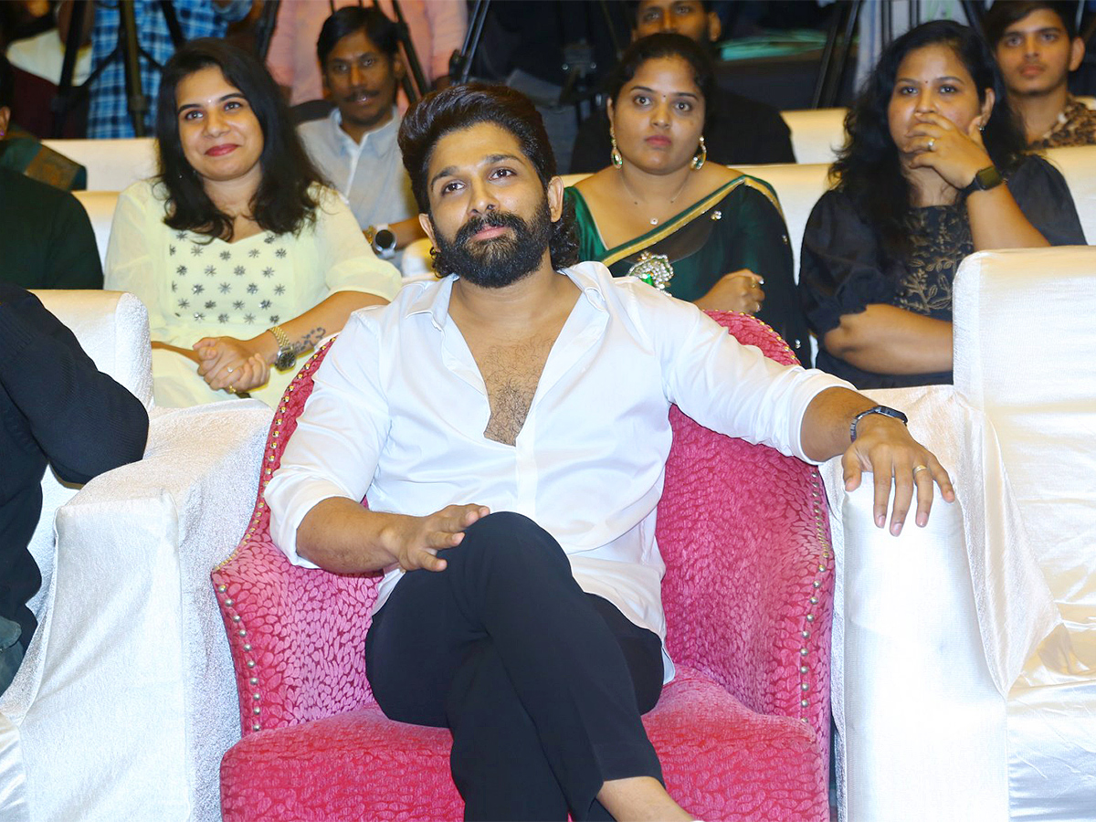 Baby_20Movie_20Thanks_20Meet_20With_20Allu_20Arjun_20As_20Chief_20Guest_20-9.jpg 9