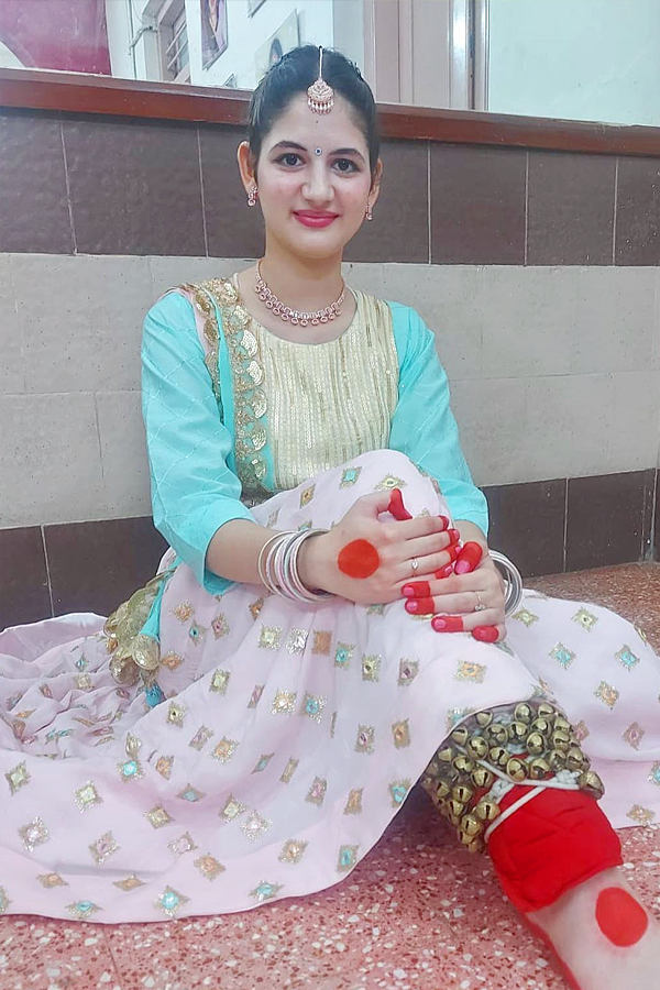 Harshaali_20Malhotra_20Latest_20Photos_13.jpg 14