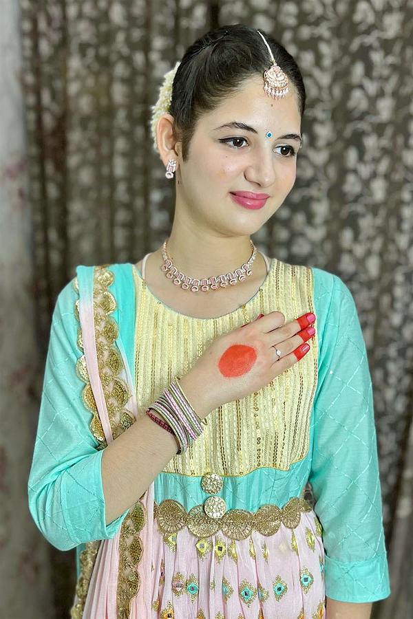 Harshaali_20Malhotra_20Latest_20Photos_14.jpg 15