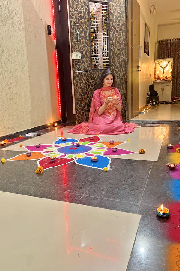 Harshaali_20Malhotra_20Latest_20Photos_15.jpg 16