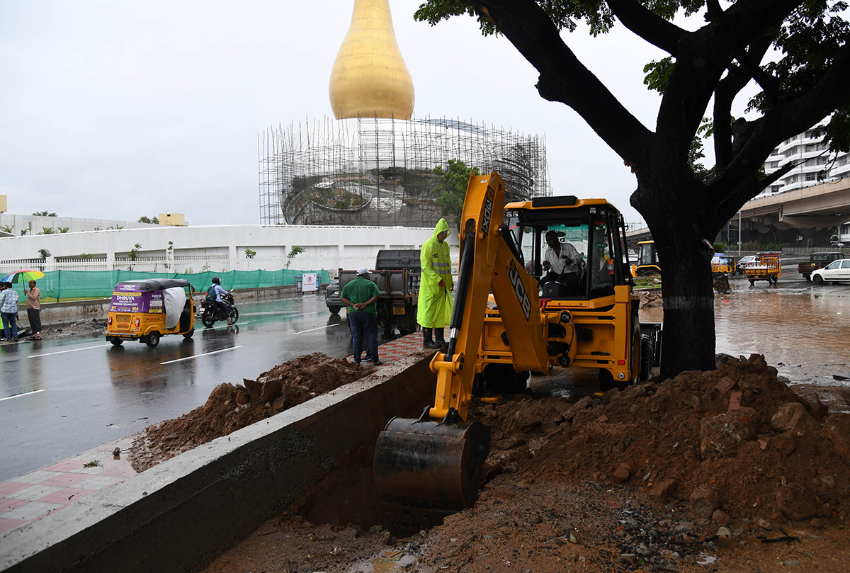Heavy_20Rains_20In_20Hyderabad-6.jpg 7
