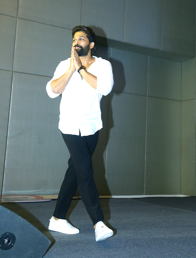 Tollywood_20Actor_20Allu_20Arjun_20New_20Photos-25.jpg 24