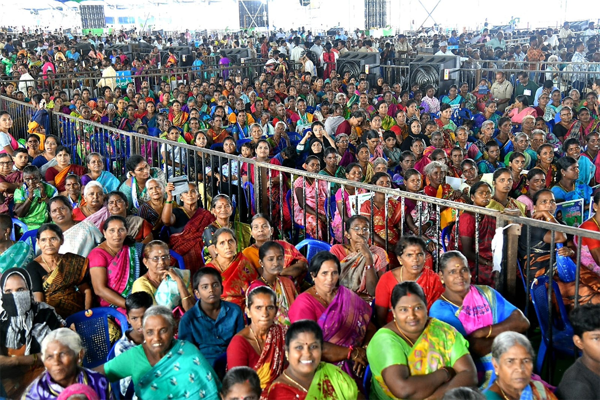 ysr_20nethanna_20nestham_20program_20Tirupati_20district_20Pics-3.jpg 3