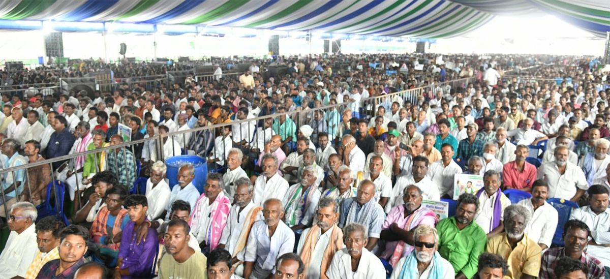 ysr_20nethanna_20nestham_20program_20Tirupati_20district_20Pics-5.jpg 5