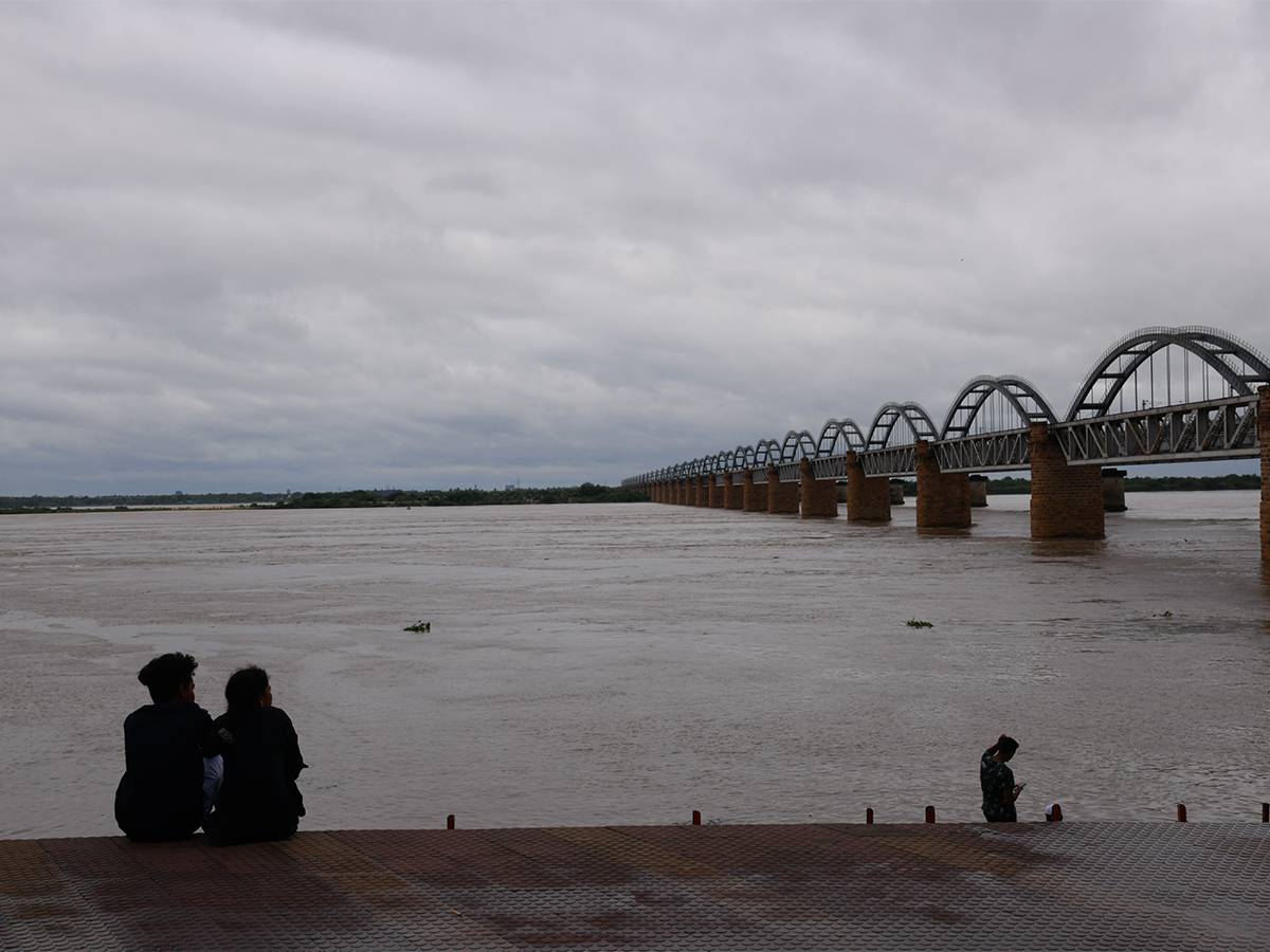 Heavy_20rain_20Rajamahendravaram_20Pics-14.jpg 14