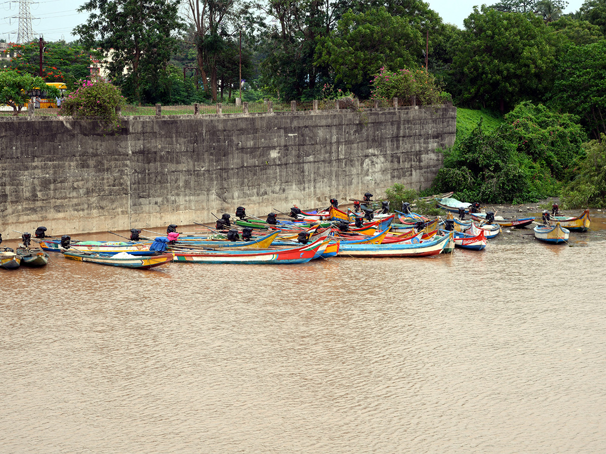 Heavy_20rain_20Rajamahendravaram_20Pics-22.jpg 21