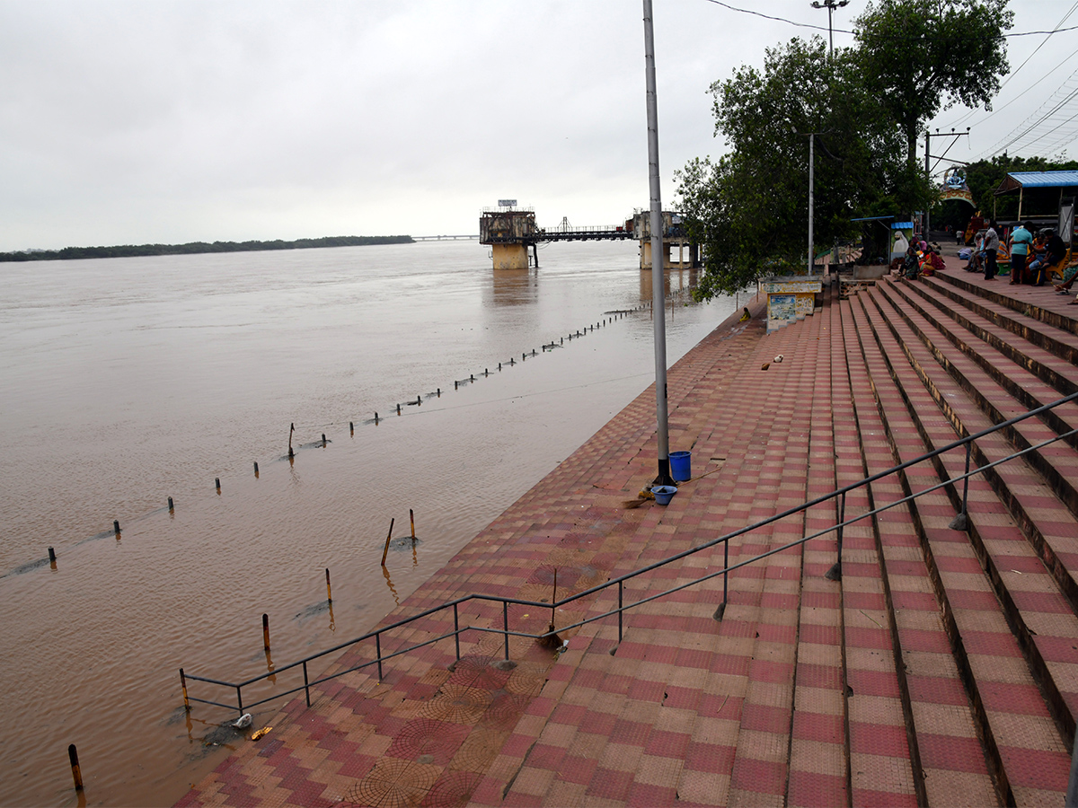 Heavy_20rain_20Rajamahendravaram_20Pics-29.jpg 28