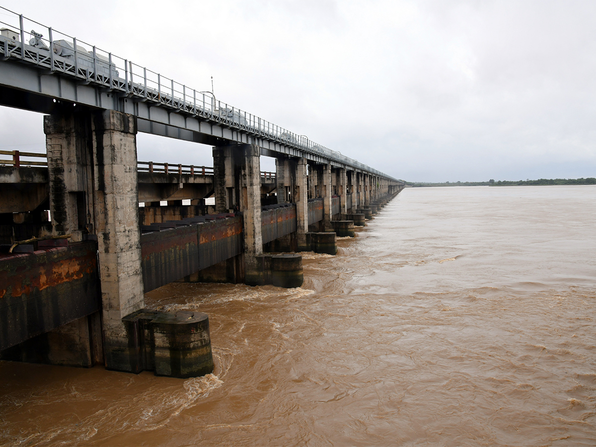 Heavy_20rain_20Rajamahendravaram_20Pics-8.jpg 8