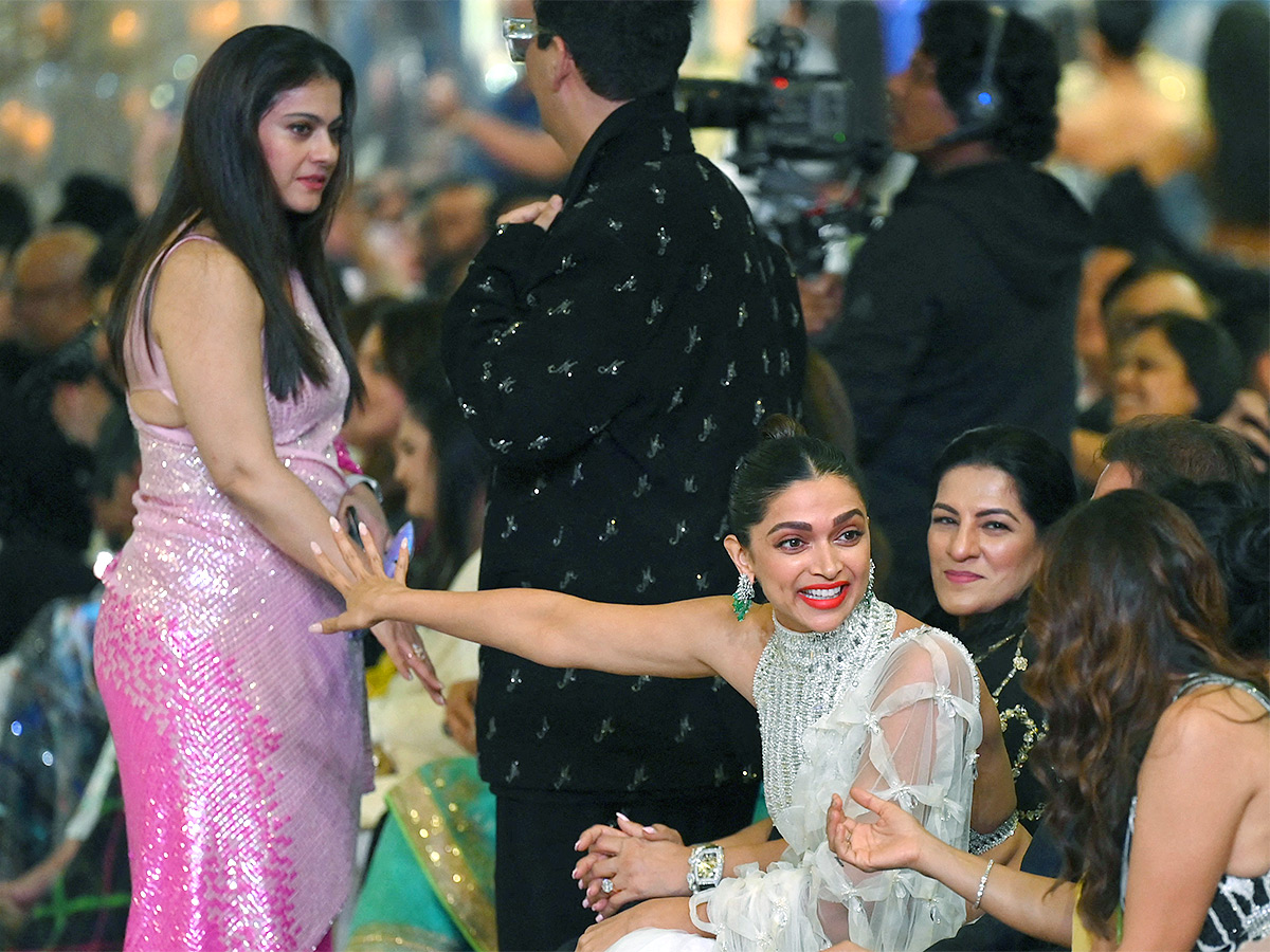 Manish_20Malhotra_20fashion_20show_20during_20The_20Bridal_20couture_20show_20in_20Mumbai-6.jpg 6