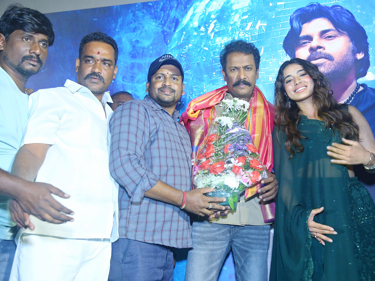 Bro_20Movie_20Trailer_20Launch_20at_20DEVI_2070MM_20At_20Hyderabad_20Photos_1.jpg 7