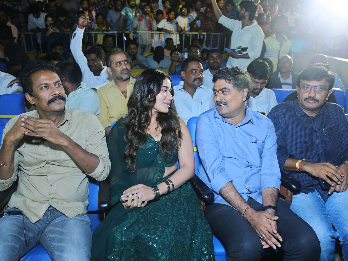 Bro_20Movie_20Trailer_20Launch_20at_20DEVI_2070MM_20At_20Hyderabad_20Photos_10.jpg 16