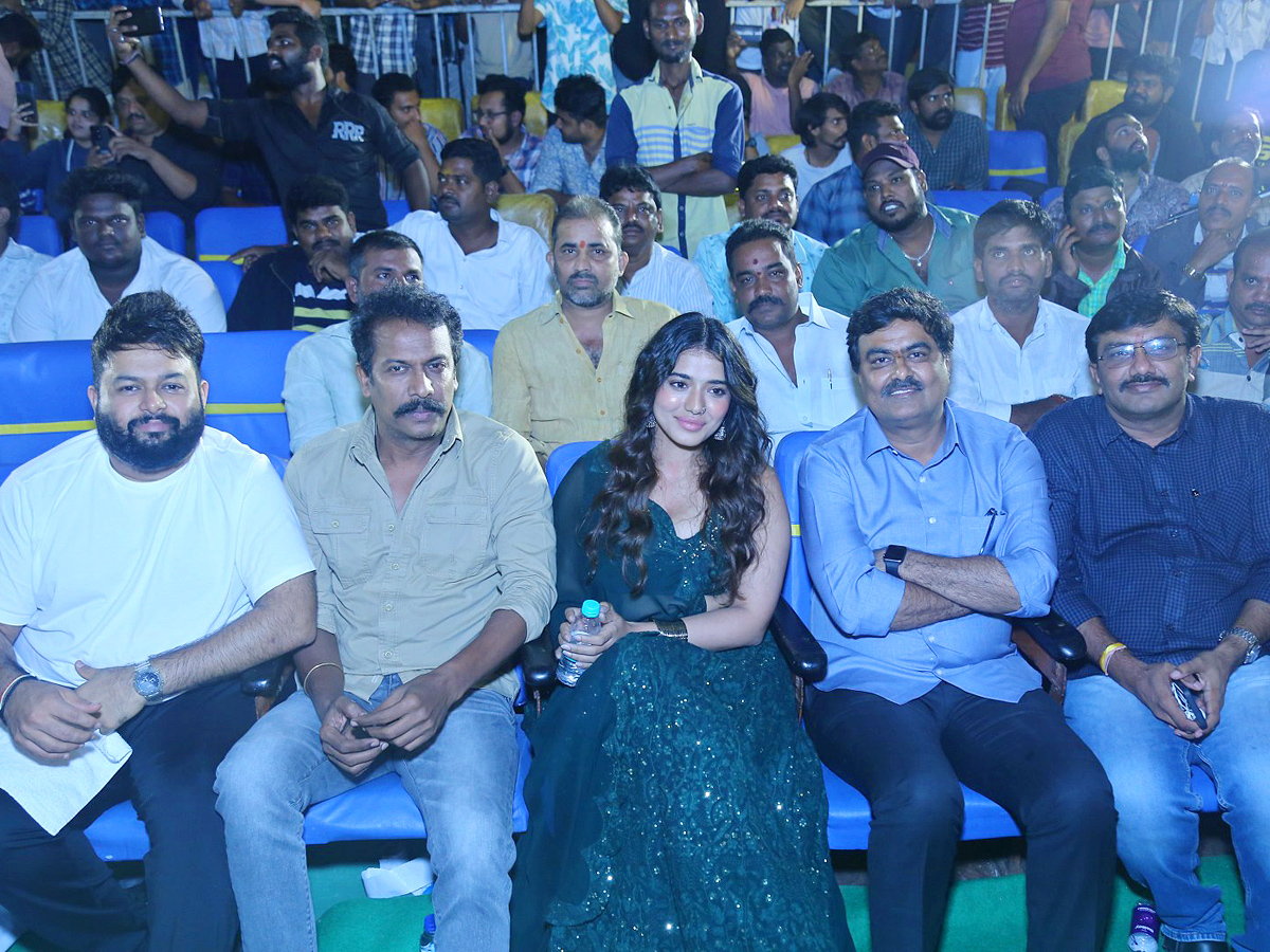 Bro_20Movie_20Trailer_20Launch_20at_20DEVI_2070MM_20At_20Hyderabad_20Photos_17.jpg 18