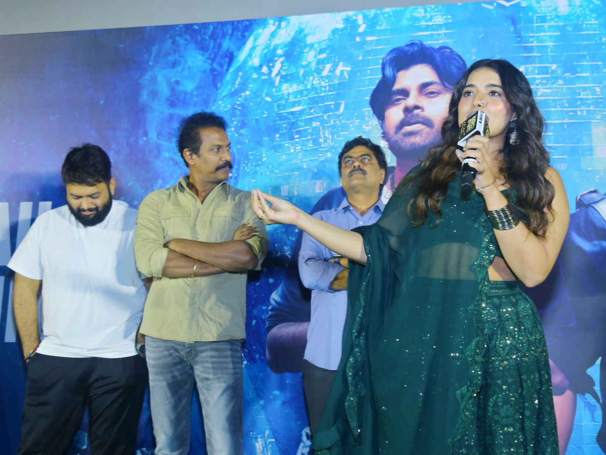 Bro_20Movie_20Trailer_20Launch_20at_20DEVI_2070MM_20At_20Hyderabad_20Photos_7.jpg 13